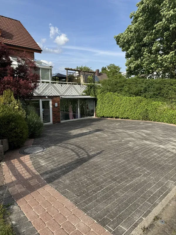 Nach der Reinigung: Parkplatzreinigung Augustdorf