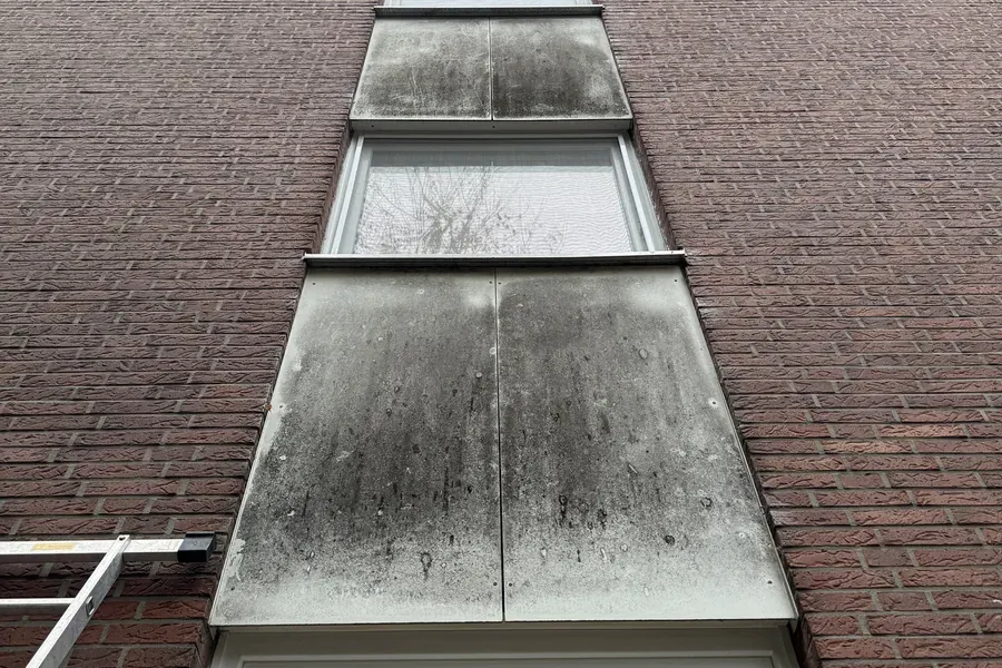 Vor der Reinigung: Fassadenreinigung Bielefeld